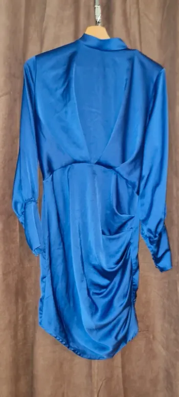 Robe chic en satin Taille 40