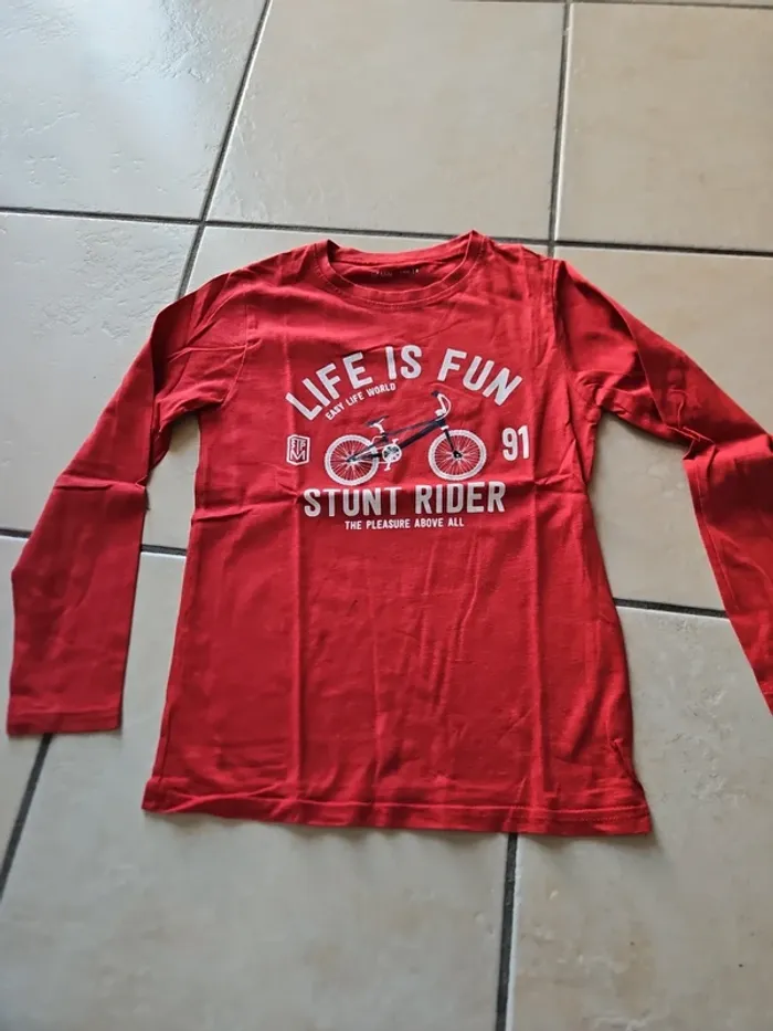 Lot de 8 tee shirts manches longues 8 ans - photo numéro 8