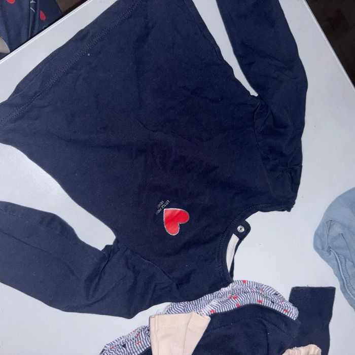 Lot t-shirt et sous pull - photo numéro 4