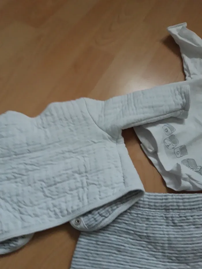 Ensemble 3 pièces : pantalon, tee-shirt, veste - photo numéro 5