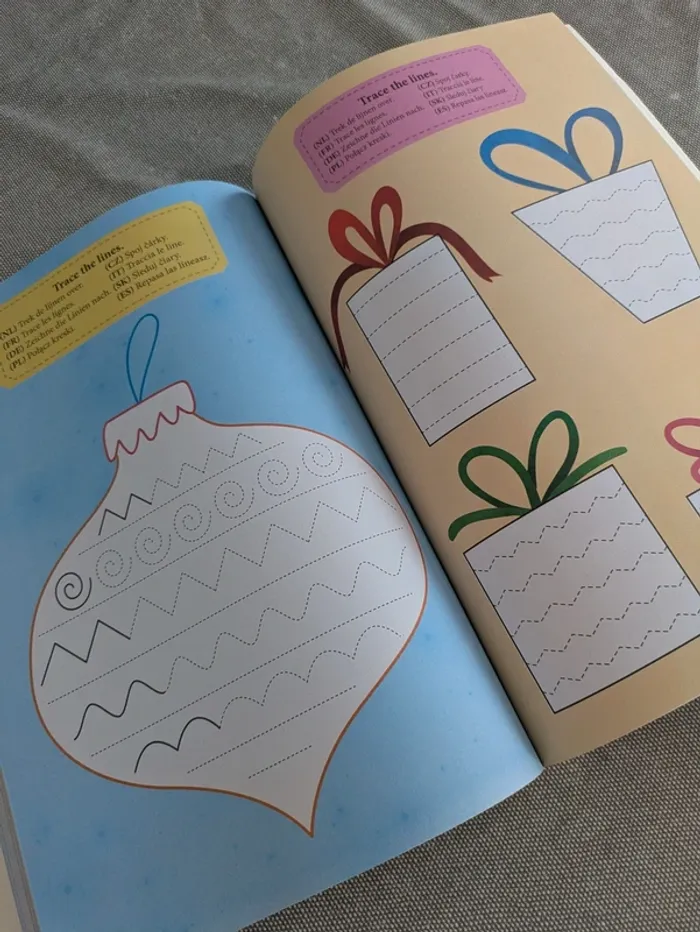 Livre de coloriage et d'activités de Noël NEUF - photo numéro 4