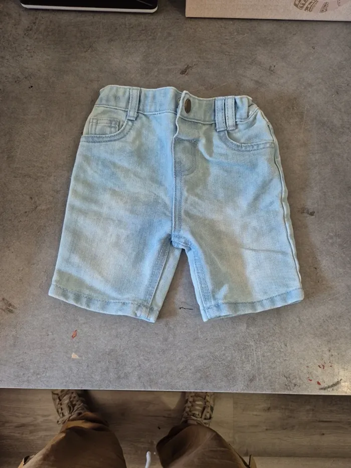 Short jeans