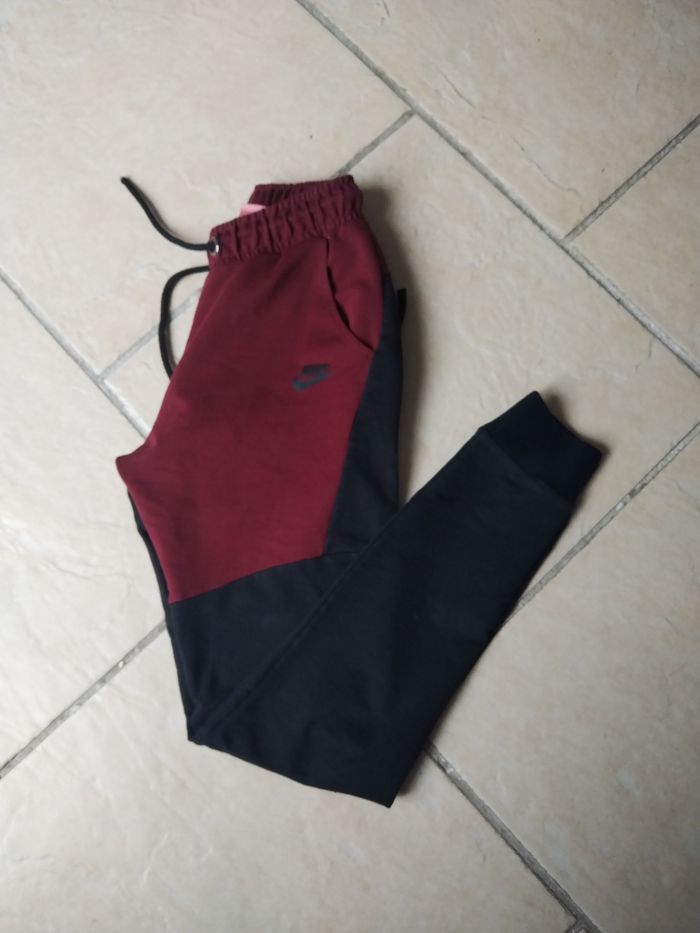 Jogging Nike taille 36