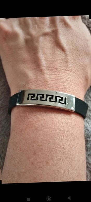 Bracelet noir silicone plaque argenté acier motifs ponts