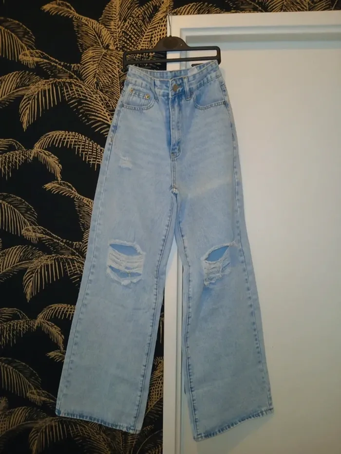 💙 Jolie jeans bleu clair troué Shein taille Xxs.