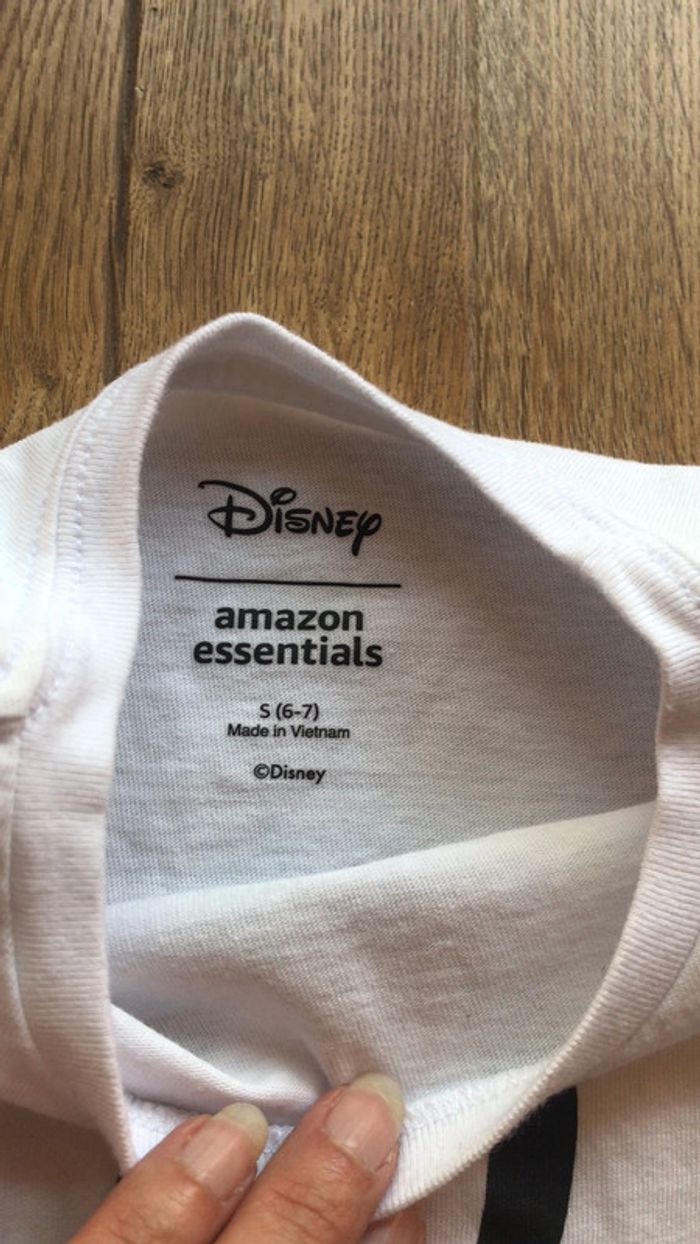 T shirt Mickey très peu porté 6-7 ans - photo numéro 2