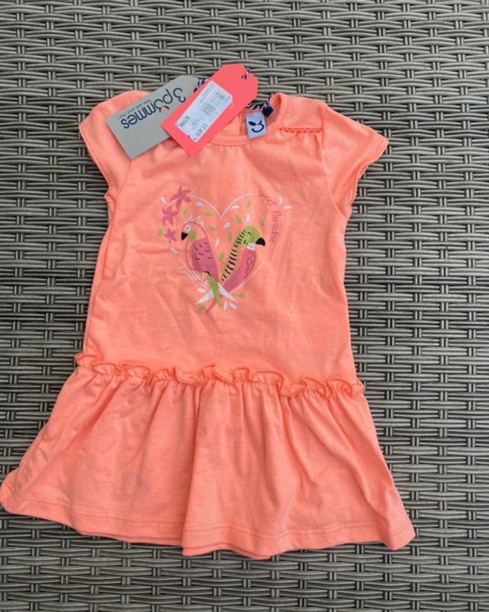 Robe 6 9 mois 3 pommes neuve