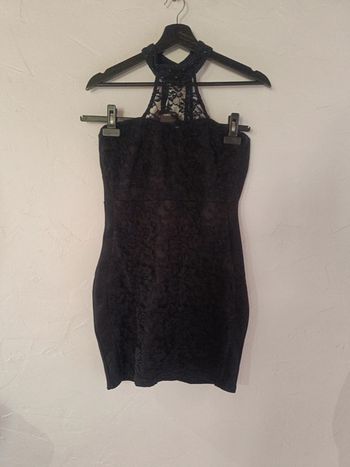 Robe noire T38 en très bon état