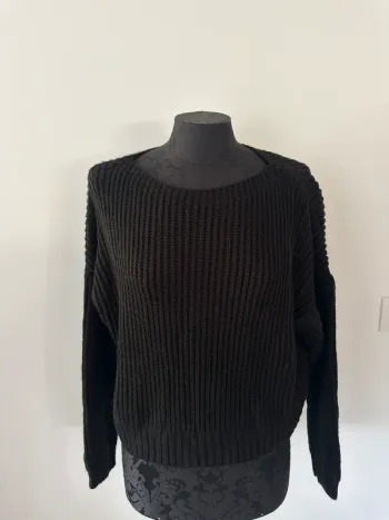 Pull noir