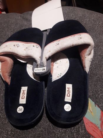 Chaussons  pointure 36  dim