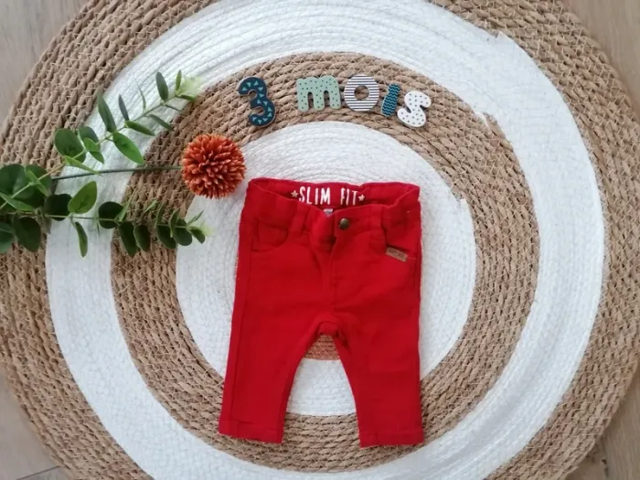 Ensemble slim rouge + chemise manches longues - 3 mois - photo numéro 2