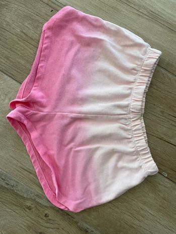 Short tie and dye
