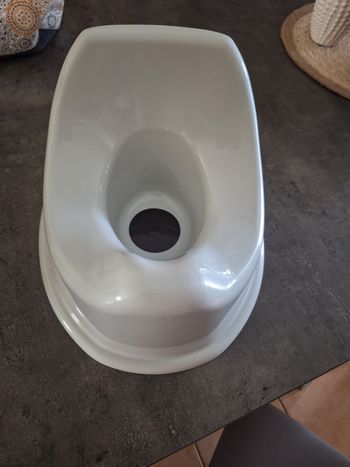 Pot et réducteur de wc