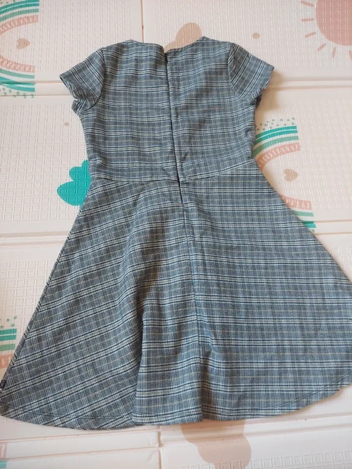 Joli robe à carreaux - photo numéro 2