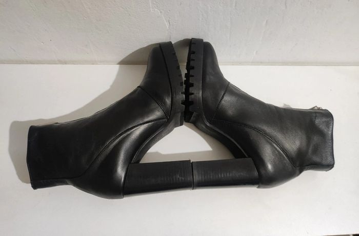 Bottines zippées en cuir véritable à talons Zara trafaluc Heel moto ankle boots taille 38 moto - photo numéro 4