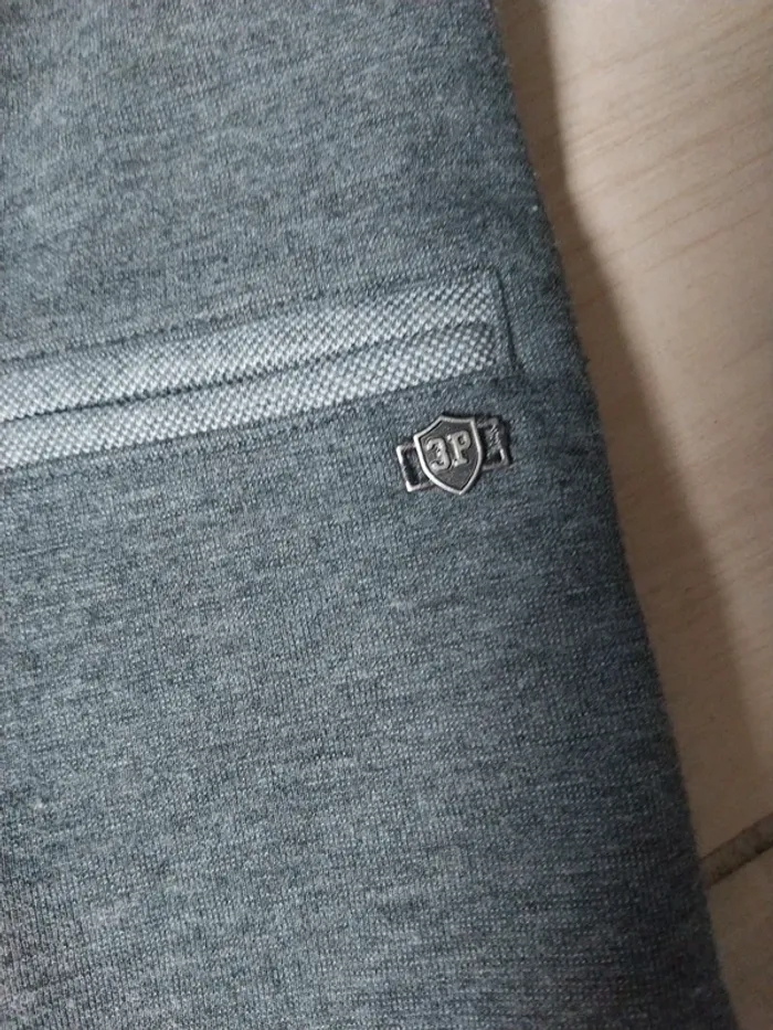 Veste 3 pommes 3 4 ans - photo numéro 2