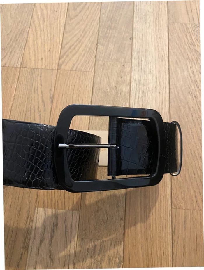 Ceinture noire large en cuir vernis effet croco Max Mara neuve - photo numéro 3