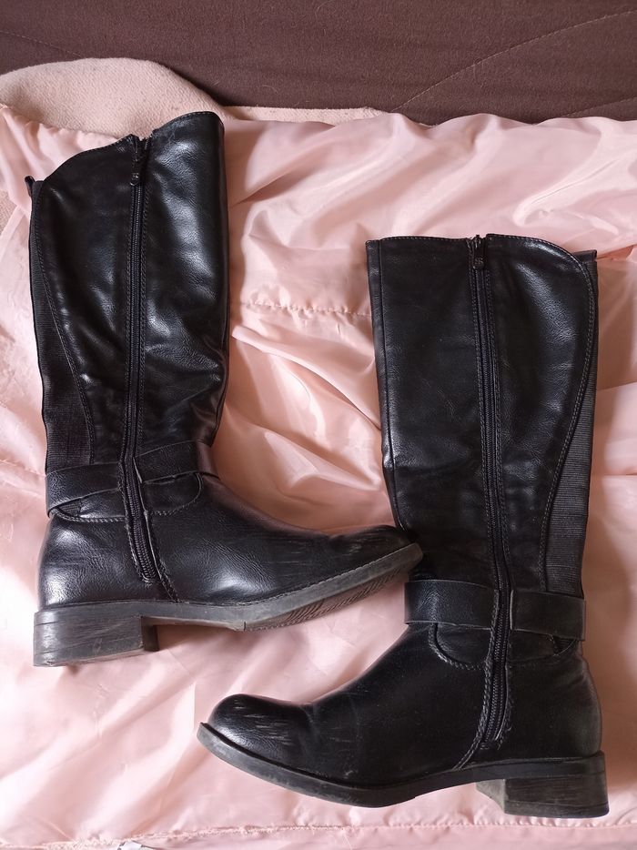 Bottes noires - photo numéro 4