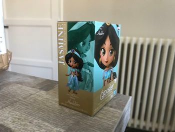 Q posket rare Jasmine aladdin disney