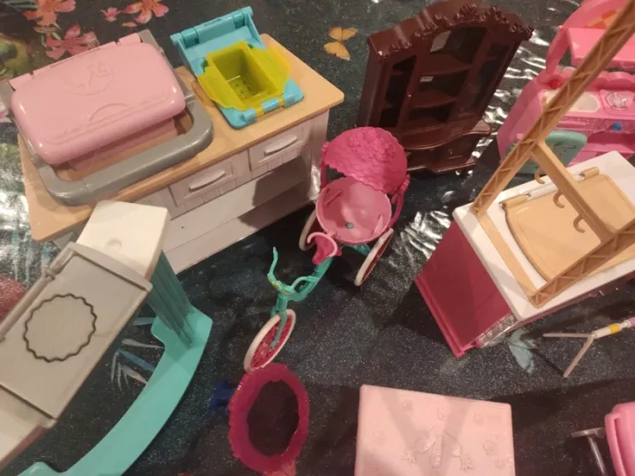 Lot accessoires barbie mobilier - photo numéro 3