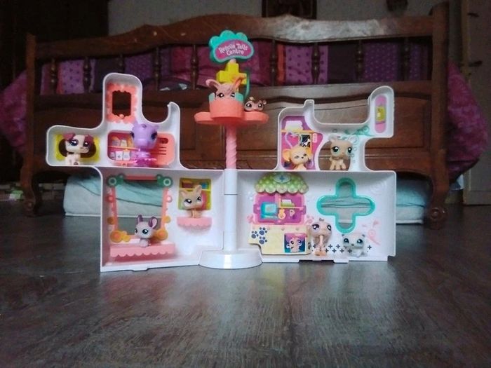 Lot pet shop et une maison