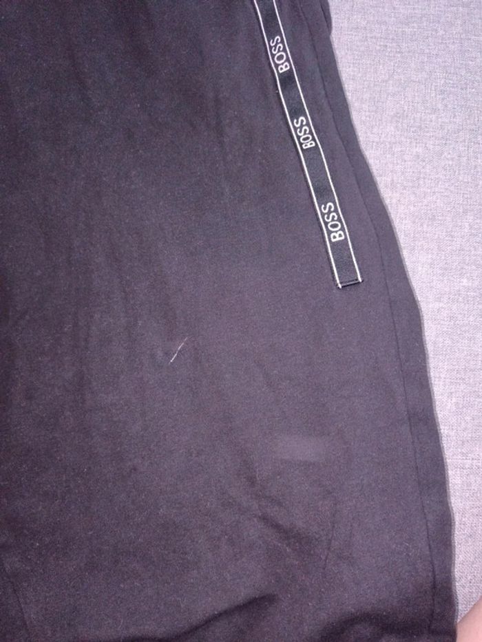 C58 jogging noir Hugo boss XL - photo numéro 3