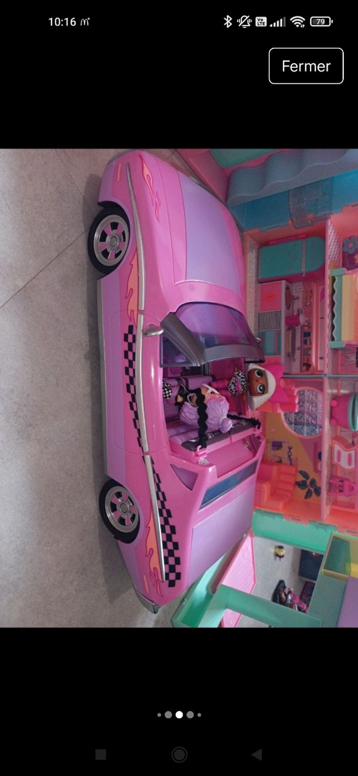 Maison + voiture + poupées et accessoires - photo numéro 4