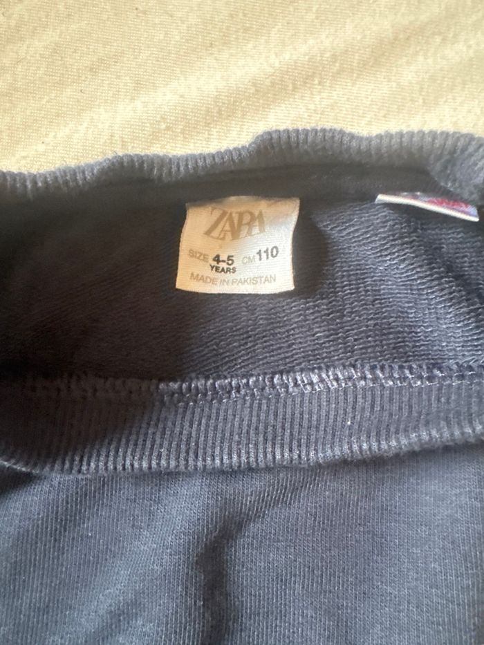 Sweat fin Zara 4-5 ans - photo numéro 2