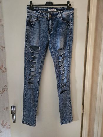 Jeans a trou