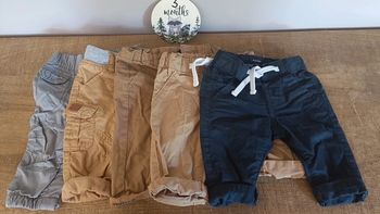Lot 5 pantalons 3 mois en très bon état