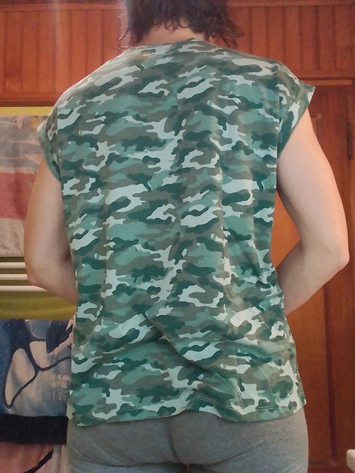 T-shirt femme camouflage vert kaki - photo numéro 4