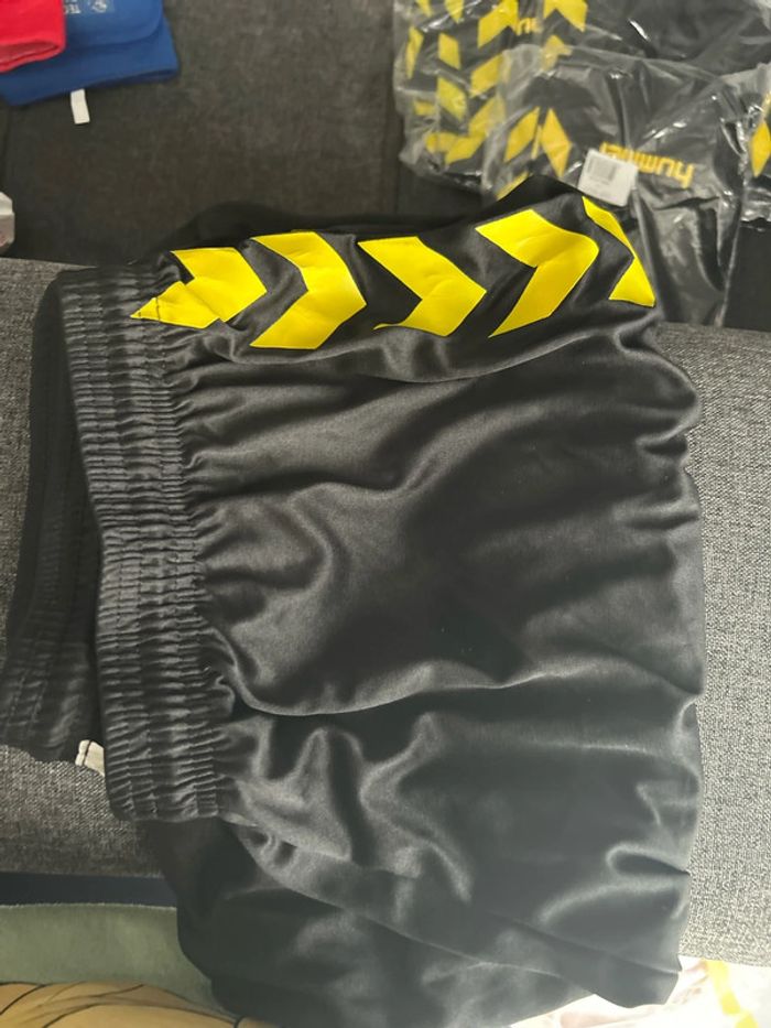 Short hummel - photo numéro 2