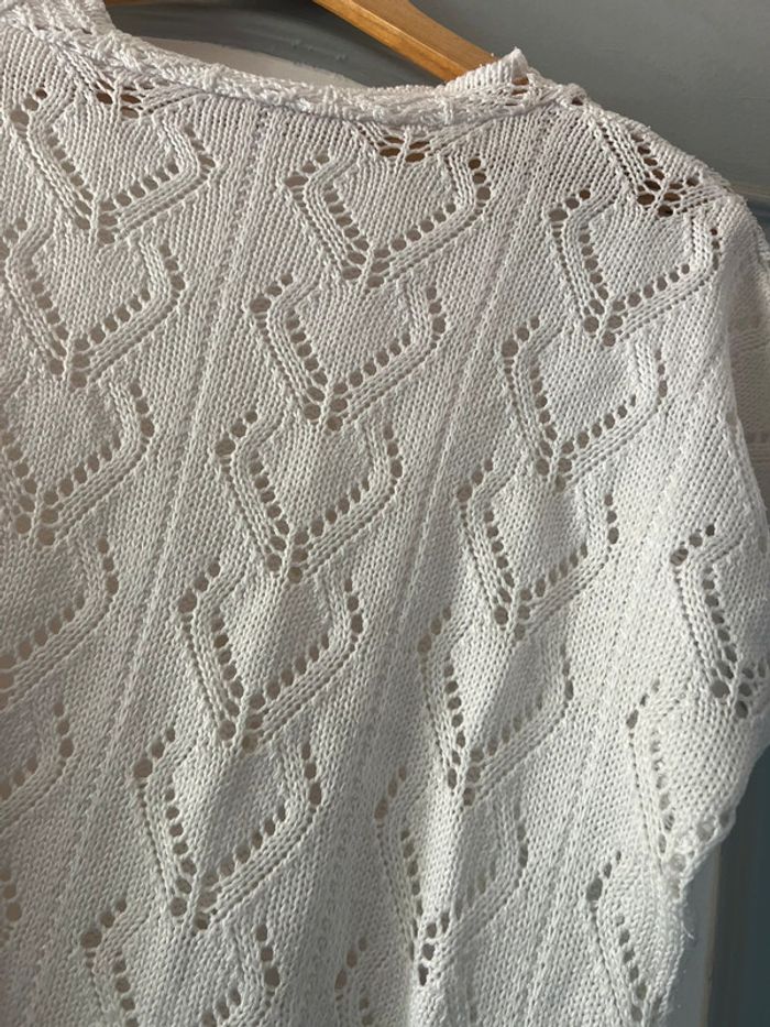 Tee shirt / pull fin dentelle taille 48/50 très bon état - photo numéro 2