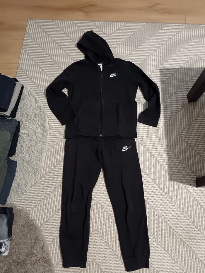 Nike - Ensemble survêtement avec veste à capuche, très bon état