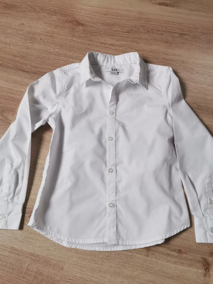 Chemises blanche et rouge à manches longues LH 8 ans - photo numéro 4
