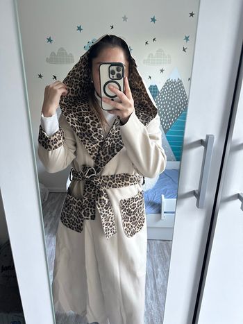 Manteau léopard avec capuche