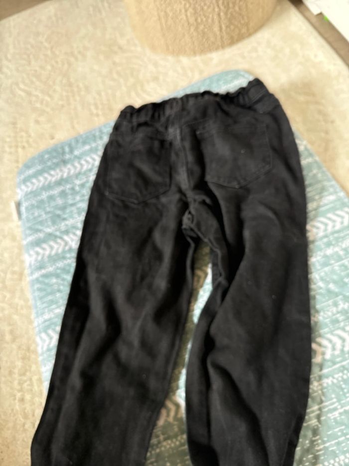 Pantalon jeans noir kiabi 6 ans - photo numéro 3