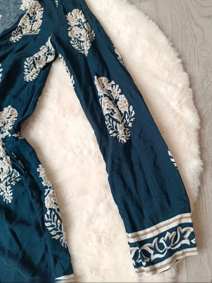 💙 Combishort bleu à imprimé floral – Taille M/L - photo numéro 4