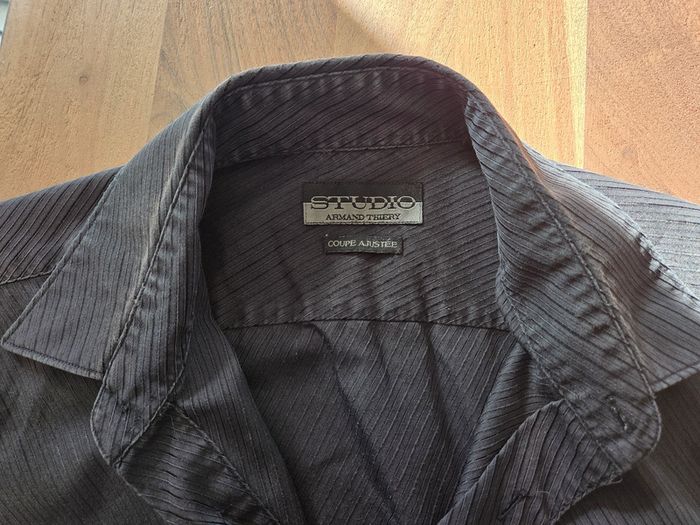Chemise manches courtes Taille M - photo numéro 4