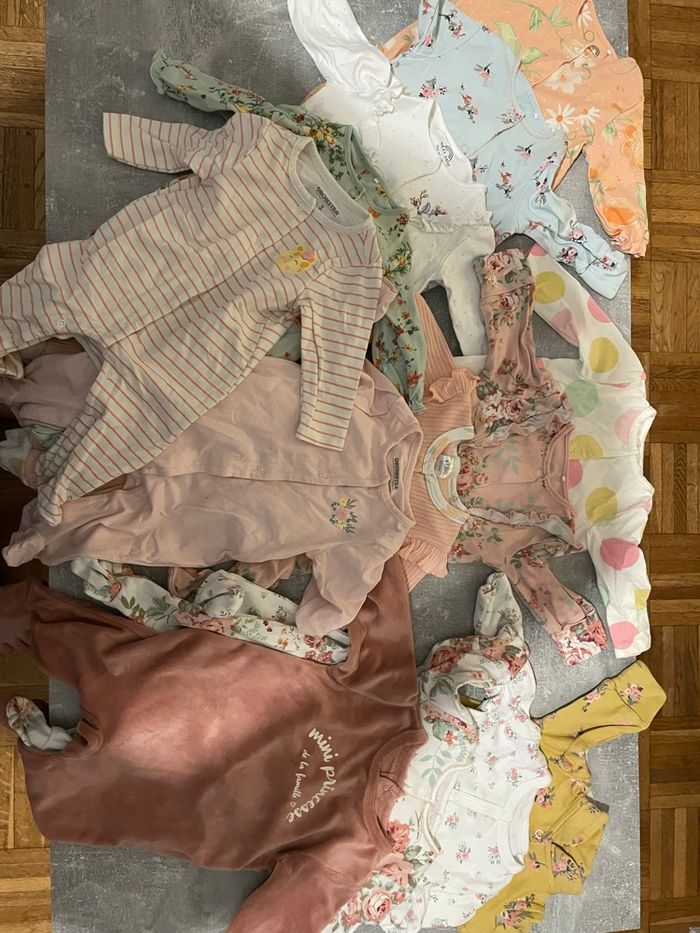 Lot de 42 vêtements taille 3 mois - photo numéro 4