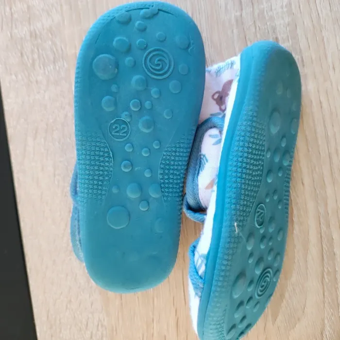 Chaussons 22 - photo numéro 3
