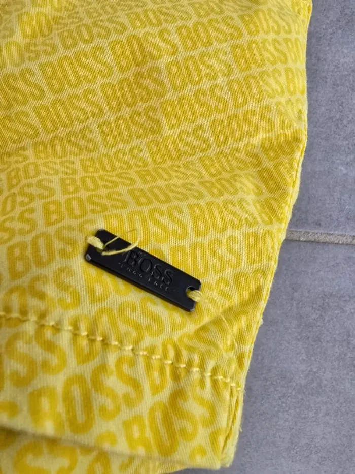 Short jaune Boss - photo numéro 2