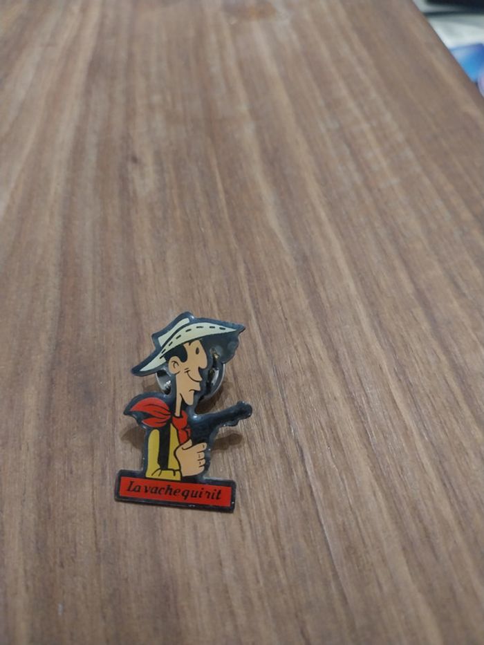 Pins pin's Lucky luke la vache qui rit Dargaud Morris 91 - photo numéro 1