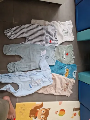 Lot 7 pyjamas 9 mois