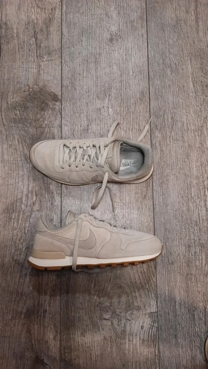 Basket femme Nike Internationaliste 36.5 - photo numéro 2