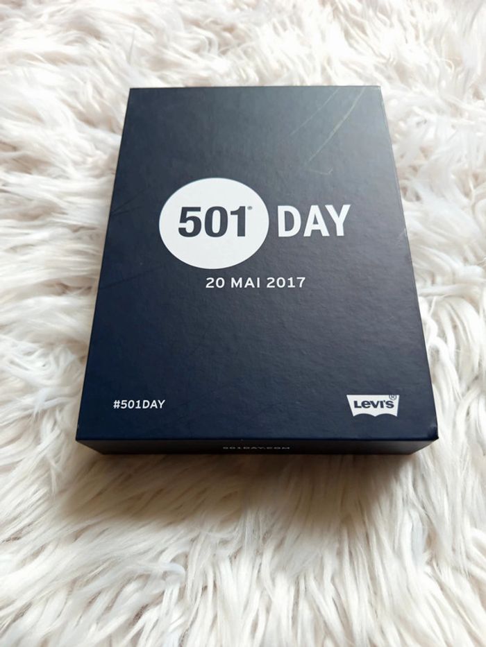 Coffret collector pin's écussons Levi's 501 - photo numéro 3