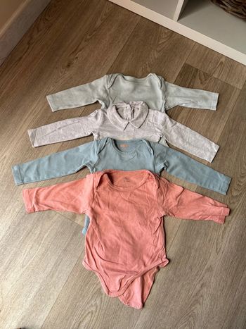 Lot 4 bodies 6 mois
