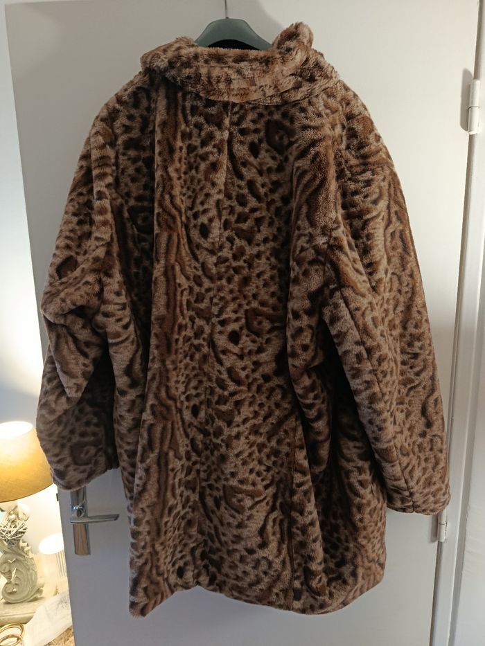 Manteau en Léopard - photo numéro 3