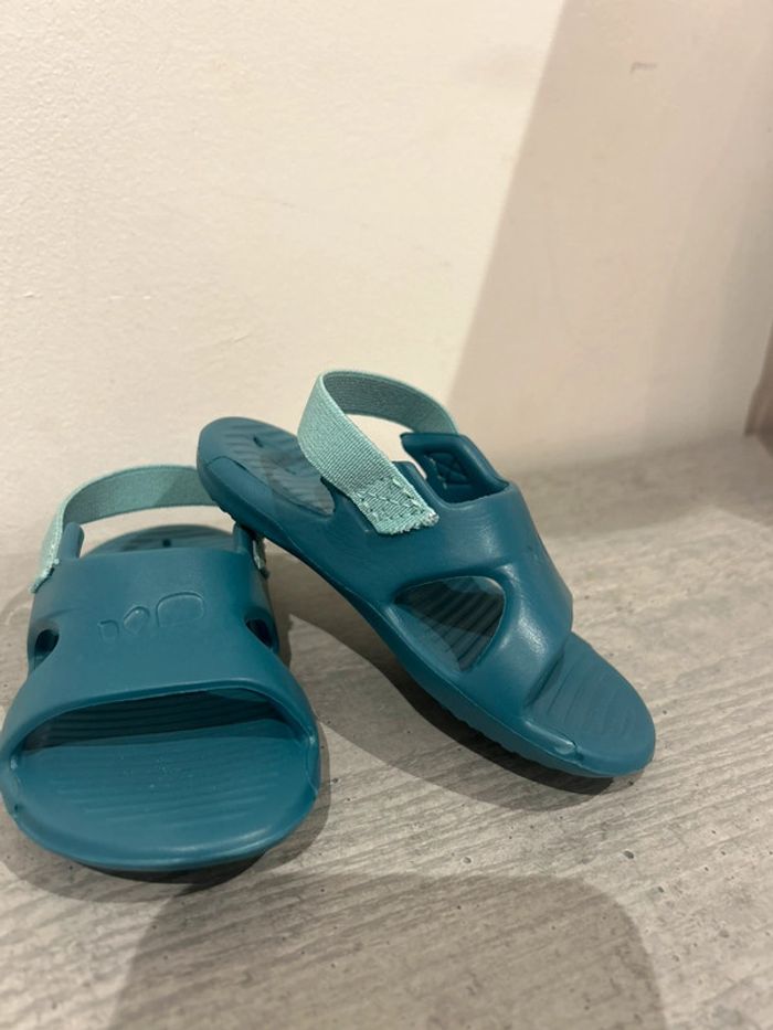 Chaussure sandales piscine - photo numéro 2