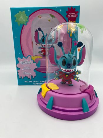 Figurine Disney Stitch Madly Mischievous par Lewis Whitman / Lumineuse / Dôme en verre